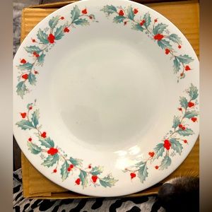 Set of 8 China Pearl Noel Fine China 10.5” plates